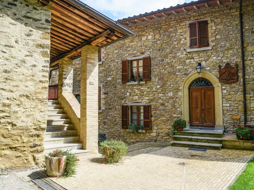 Idyllic Stay With Charm - Image 1