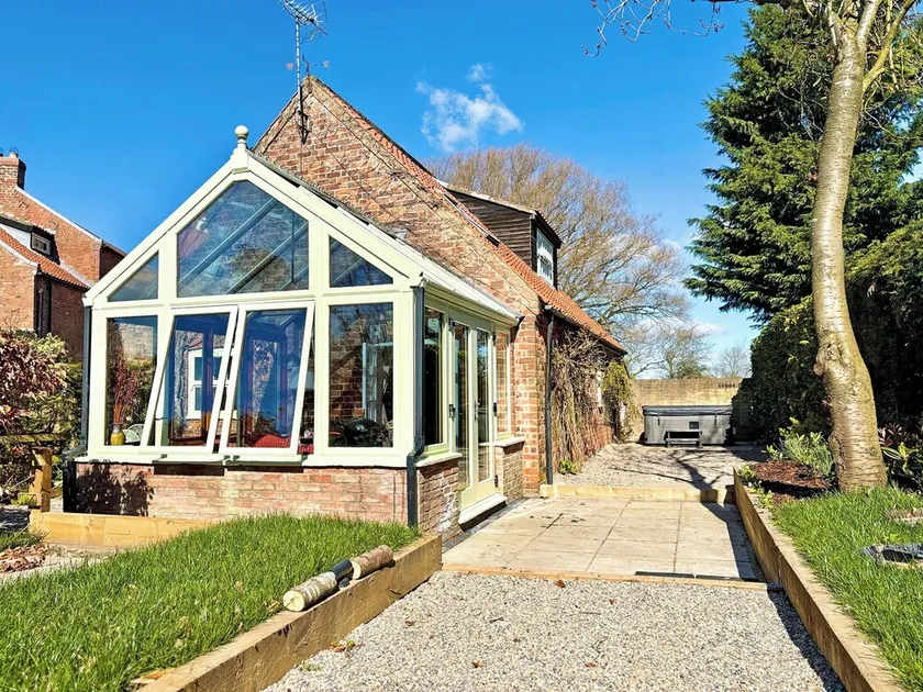 3 bedroom accommodation in Bielby, near York - Image 1