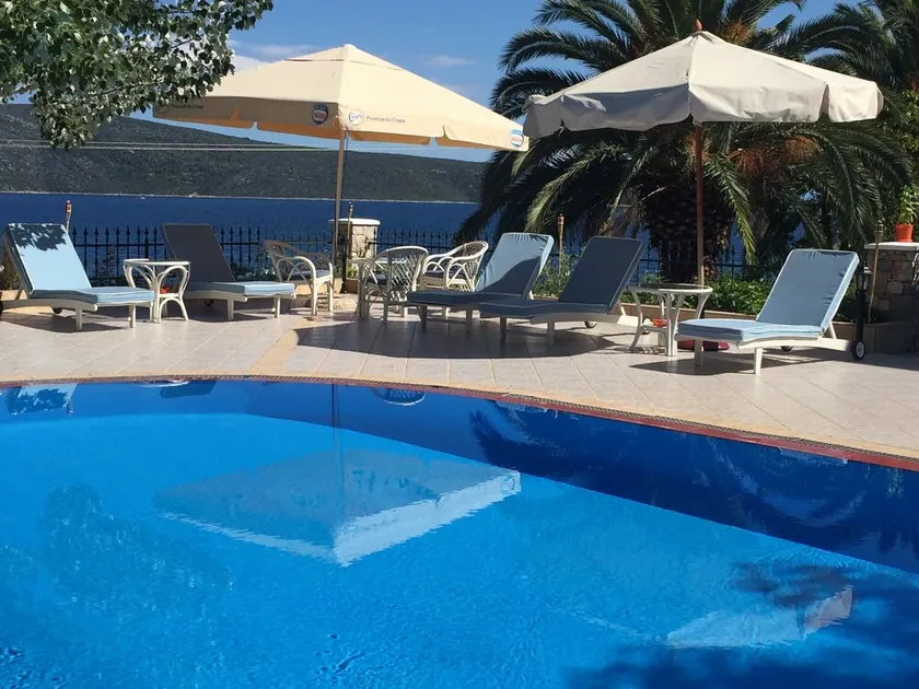 Villa 'Beach Alonissos For 6 People' avec piscine partagée, Wi-Fi et climatisation - Image 1