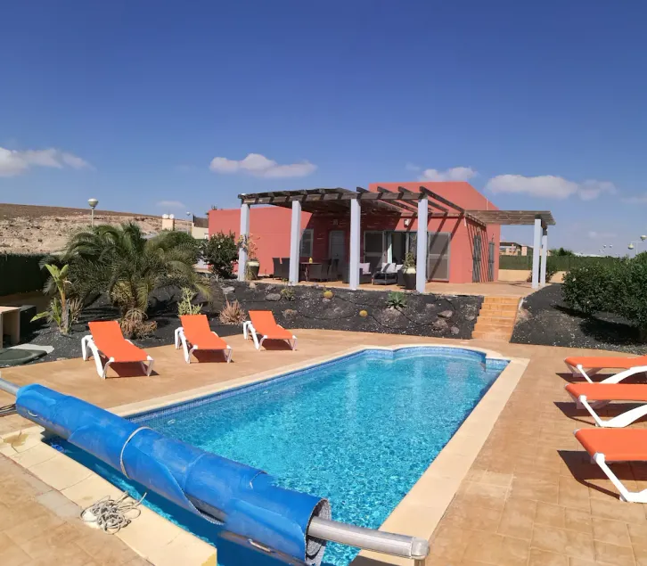stunning 3 bed villla with panoramic views to sea - Image 1