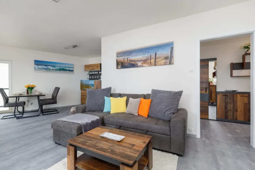 Apartment with Canal View | Balcony and Parking - Image 1