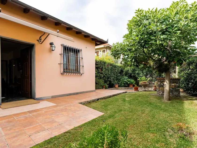 Vacation Home i Diano Castello med 2 sovrum som kan rymma 4 - Image 1