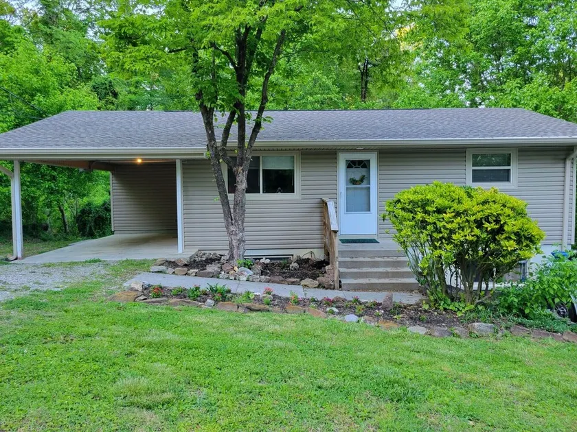 Stock Cottage Cozy 2 BR, 2 Bath House next to Biology Trails and SAU - Image 1