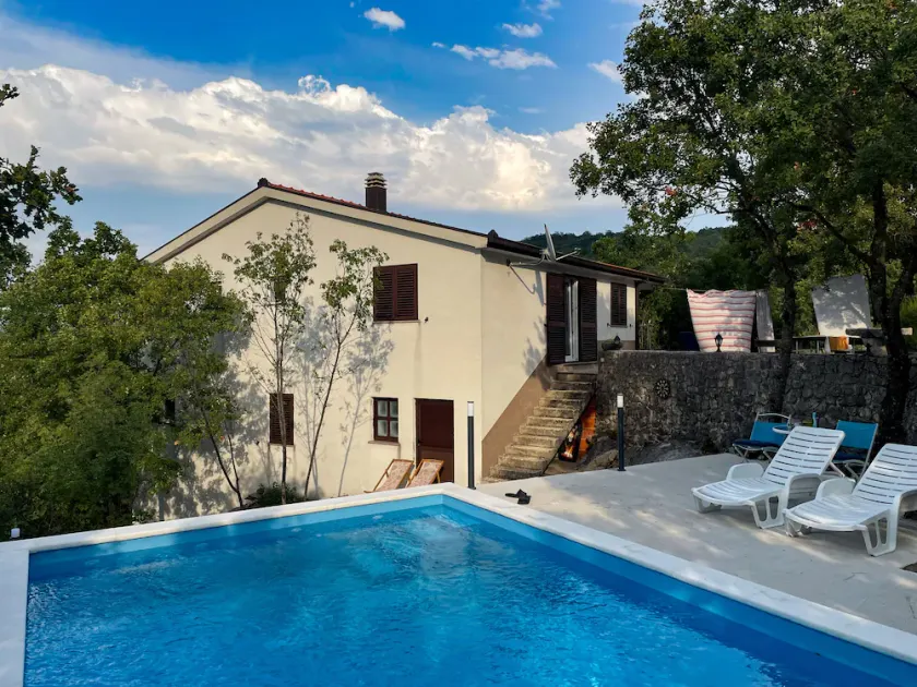 ¡Descubre la belleza natural croata, unas vacaciones perfectas en el pueblo!20 km de Makarska! - Image 1