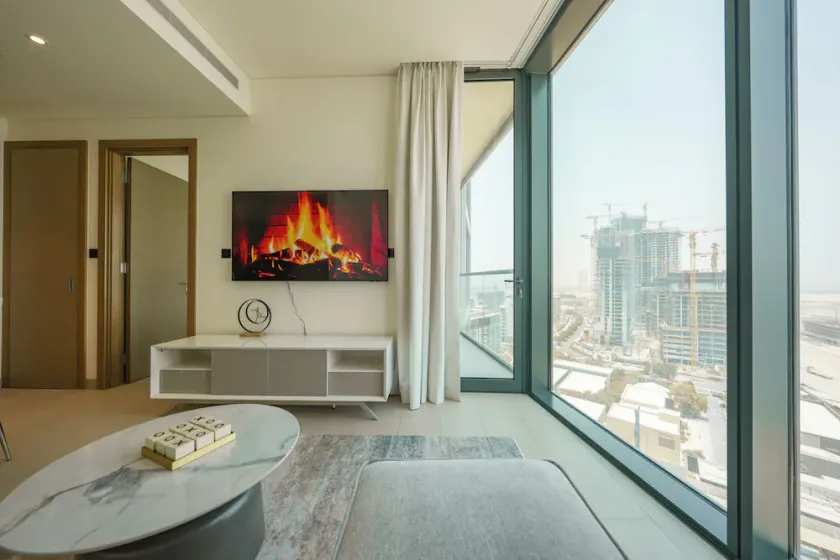 Yogi - Bright Apartment With Panoramic CityScape Views - Image 1