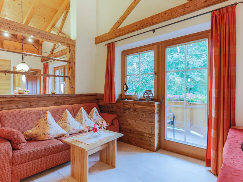 Appartamento con 8 camere da letto per 16 persone - Image 1