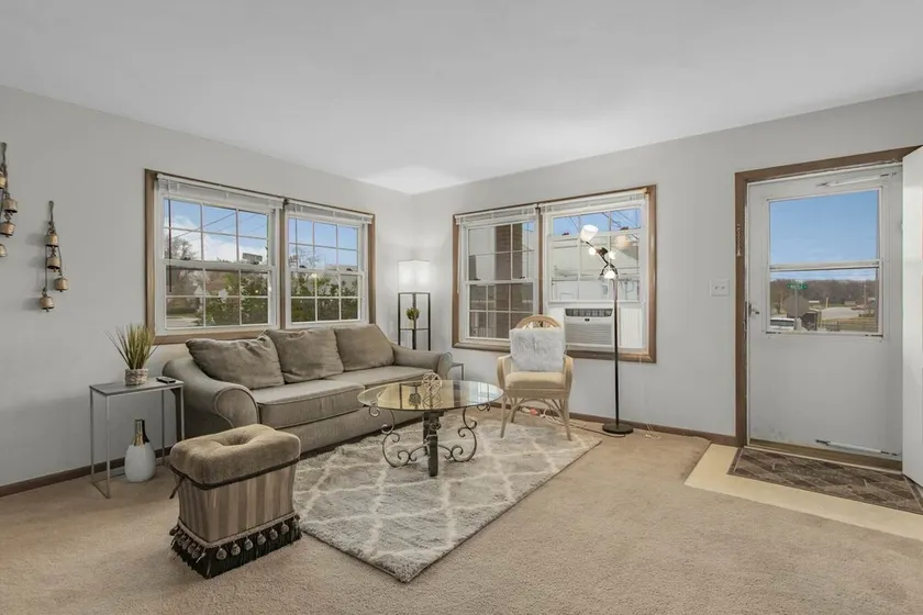 Peaceful 2-Bedroom Apartment - Close To It All! - Image 1