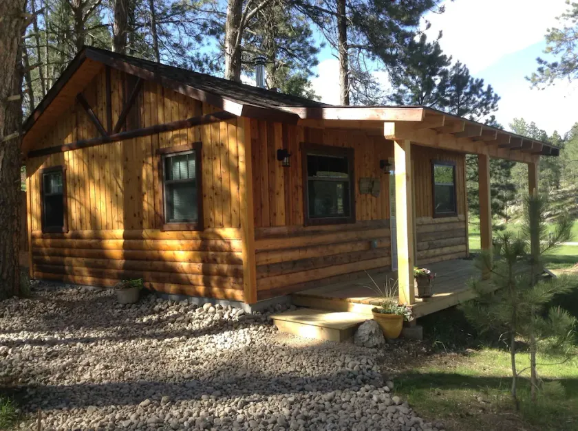 HUNTER'S CABIN, Perfekt på alle måder til din Black Hills getaway, nær Custer - Image 1