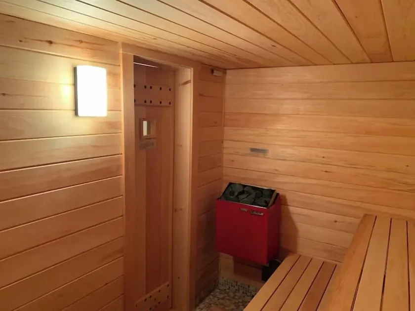 Secluded 2600 sq ft home 15 min from Okemo+Killington - Image 1