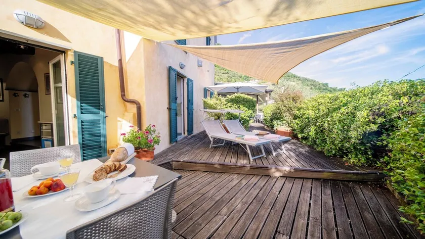 Apartment for 4 private patio, 7 km from the sea close to Portofino and 5 Terre. - Image 1