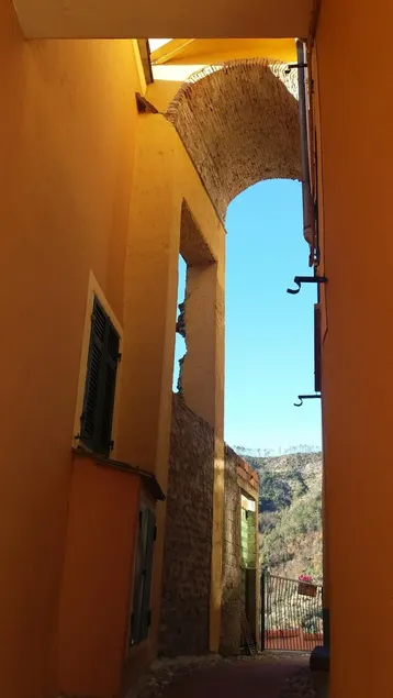 Green Gate to 5Terre - Image 1