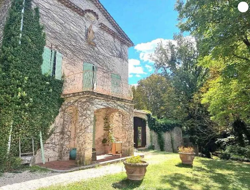 Magnificent wine estate of 32 hectares. - Image 1