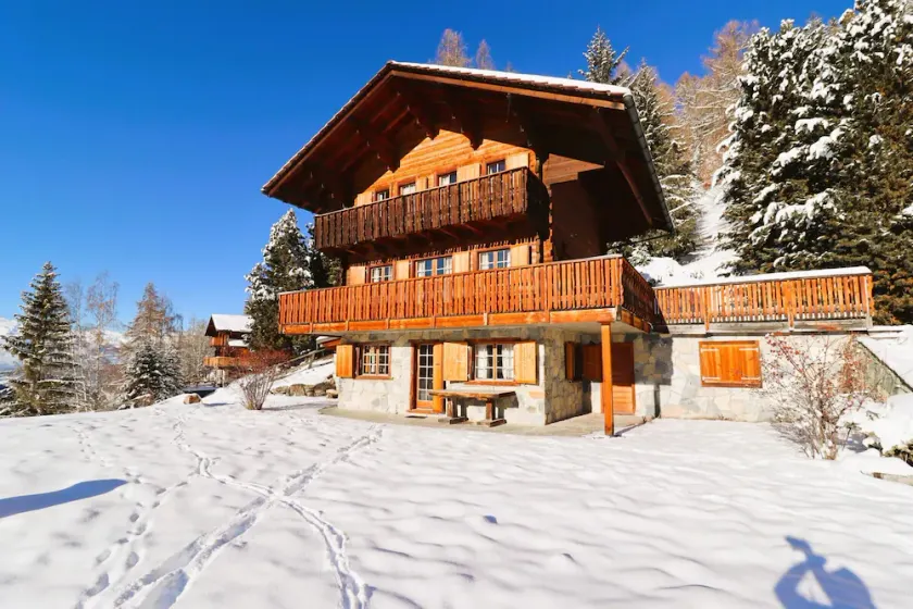 Exterior: 6-room chalet, located in the center of the village, towards Chandolin, south-facing terra - Image 1