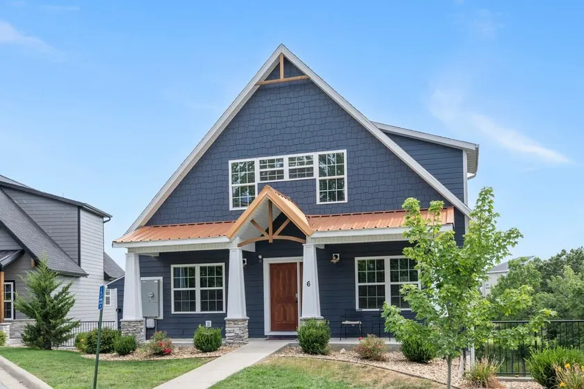 INCREDIBLE HOME*Minutes to Lake*Indoor Pool*In Town* Golf View*Gas Fire Pit* - Image 1