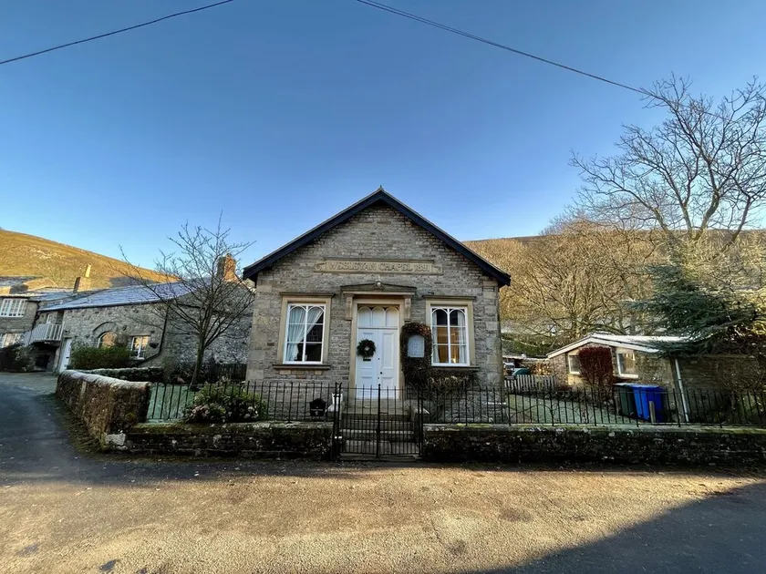 The Old Chapel, Buckden, The Yorkshire Dales. Pets welcome. Garage and garden. - Image 1