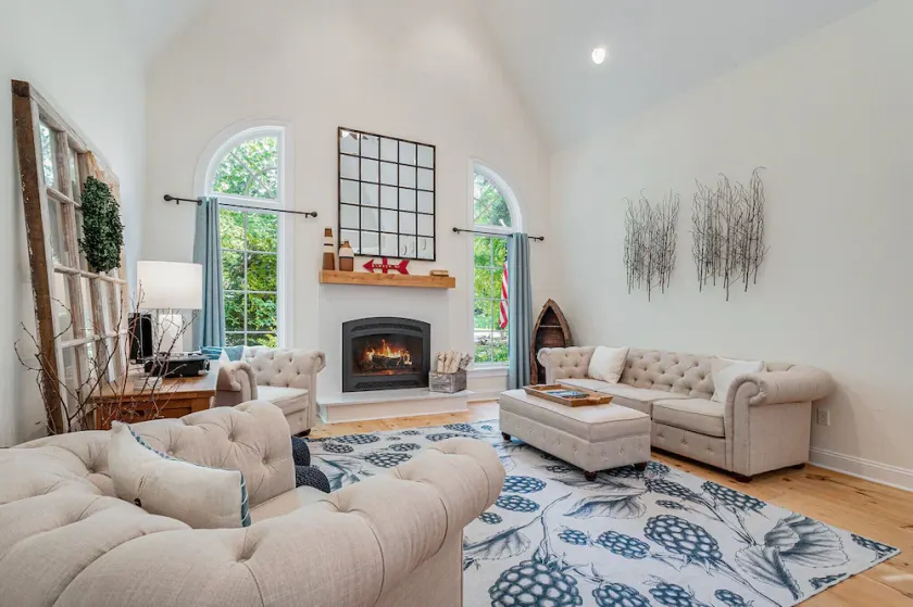 Newly remodeled cottage with hot tub and three seasons room - Image 1