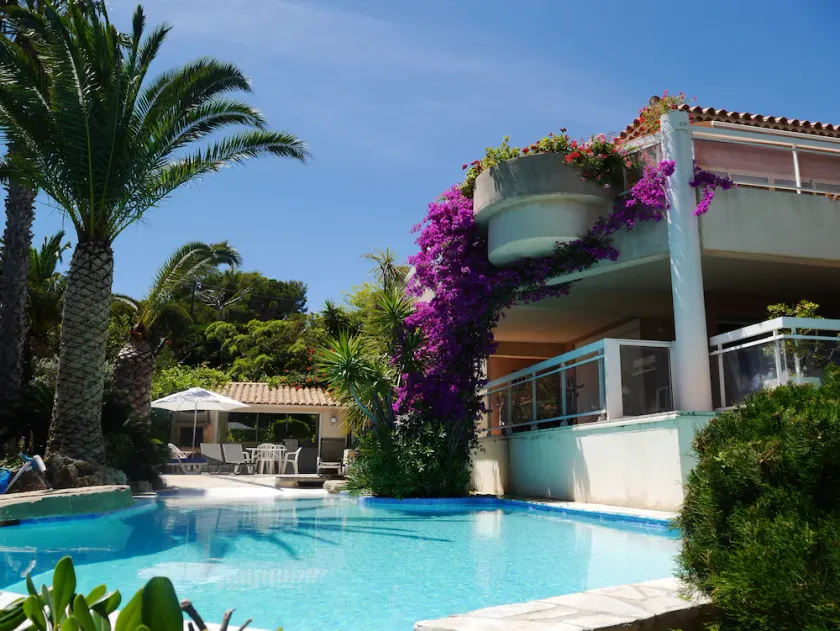 SUPERBE Villa avec PISCINE à DÉBORDEMENT, 4min de la PLAGE, VUE PANORAMIQUE - Image 1