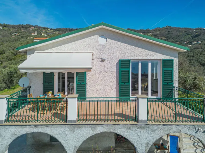 Beautiful private villa for 3 people with A/C, WIFI, TV, patio and pets allowed - Image 1