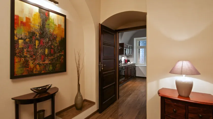 Redfoxapartment Central - Image 1