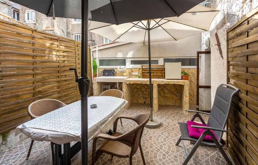 1 bedroom amazing apartment in Cres - Image 1