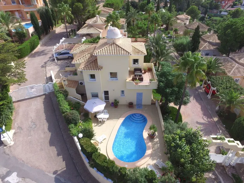 Villa sur la montagne Montgo avec de magnifiques vues panoramiques, plusieurs piscines et sauna - Image 1