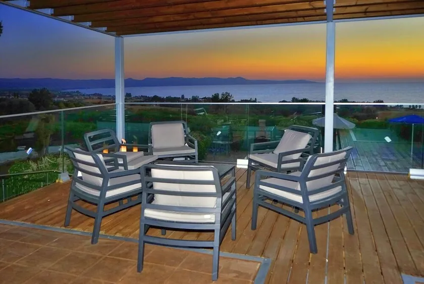 Amazing Views 180 degrees, Peace & Tranquillity mixed with Picturesque Scenery - Image 1