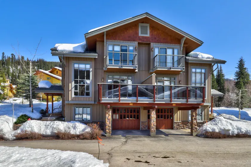 Gorgeous Ski In/Ski Out Townhome, Close to Village - Image 1