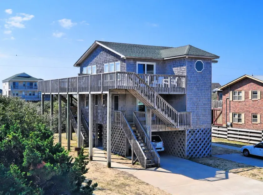Storm Cottage- Short Walk to Beach- Community Pool & Spa - Image 1