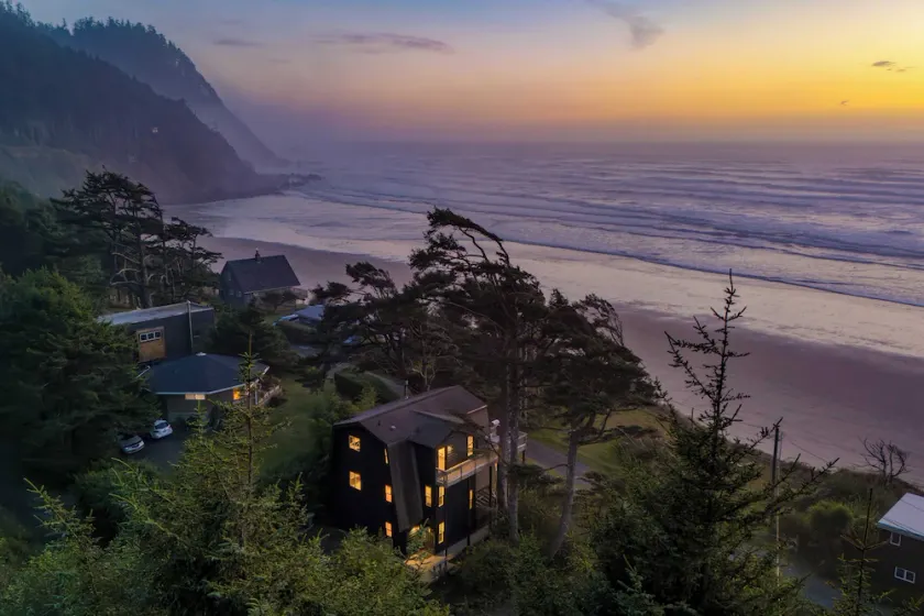Stunning Ocean Views, Steps to Beach Tranquil Retreat Cove Keep by Avantstay - Image 1