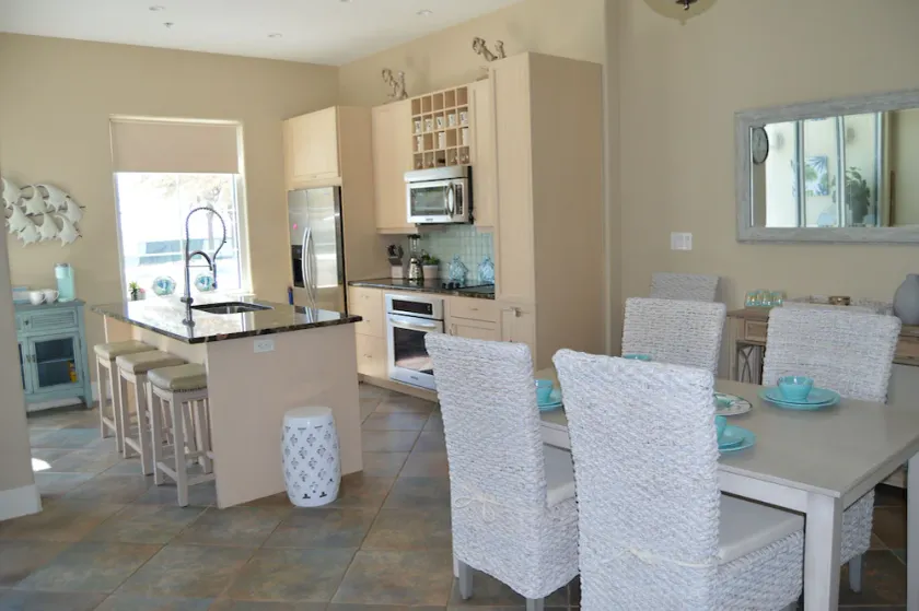 \"Diamond Retreat\" at Diamond Beach Resort, Beachy 2 bedroom Waterfront Condo - Image 1