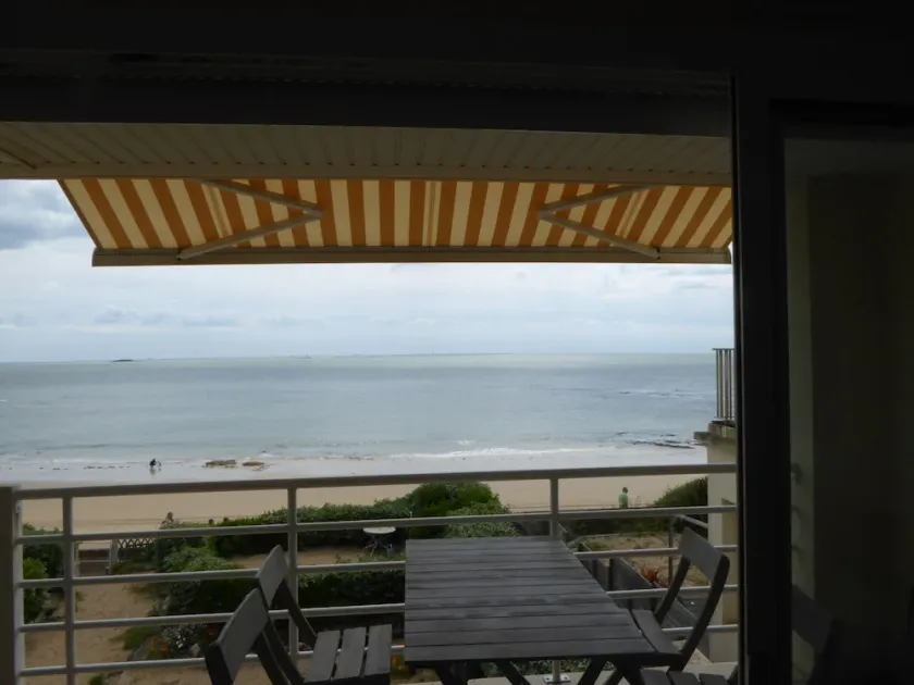 3 room apartment with direct access to Bonne Source beach - Image 1