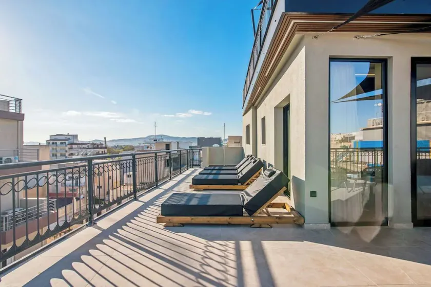 Mc Queen Boutique Apartments - Image 1