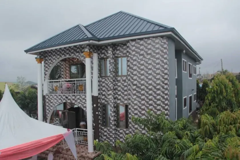 De-nice  hotel apartment Kasoa new market, Obom road, arrive @masalachi junction - Image 1