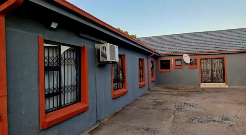 Blueville Guest House - Image 1