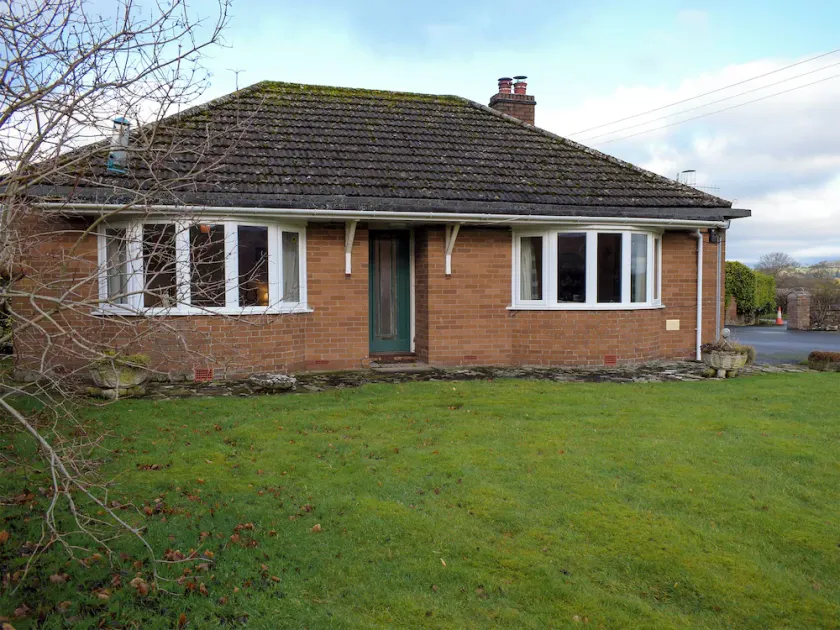 2 bedroom accommodation in Walton, near Kington - Image 1