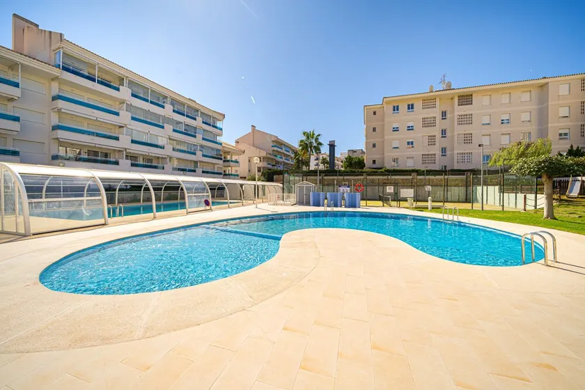 Apartment 'Estrella 2 3 BH' close to the Beach with Shared Pool & Wi-Fi - Image 1