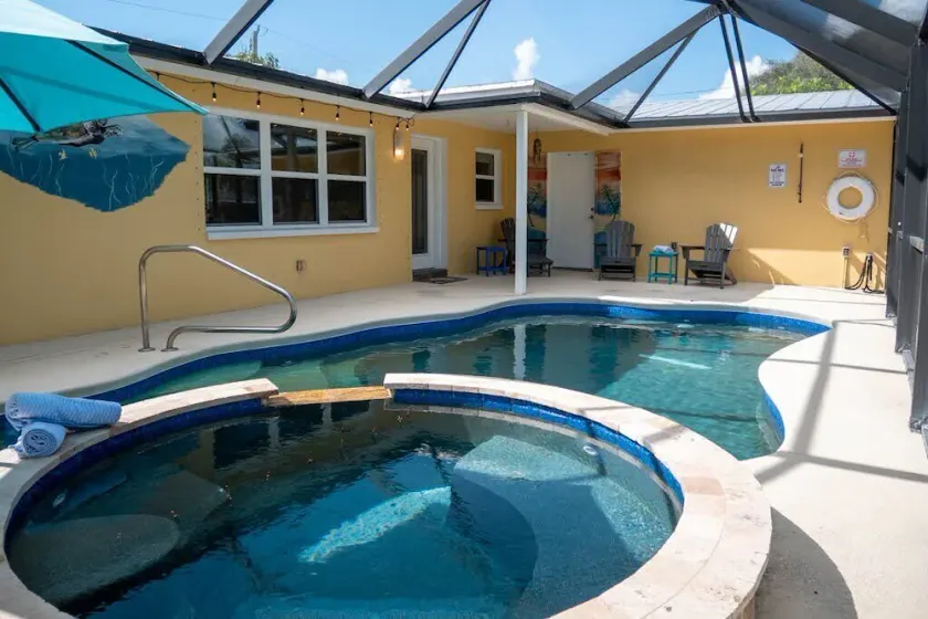 Space Coast Family Getaway Beach+Pool+Spa The Sea Turtle Cottage - Image 1