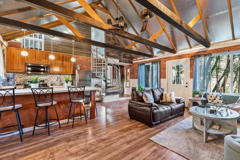 Breathtaking Applegate River Home Retreat<br>~ Newly Remodeled Home - Image 1