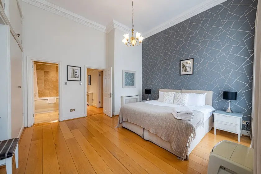 Queensgate Court Apartments - Image 1