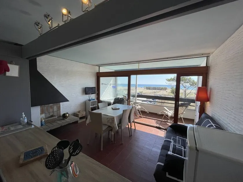 Saint-Cyprien : T2 confortable en bord de mer avec parking et animaux admis - Image 1