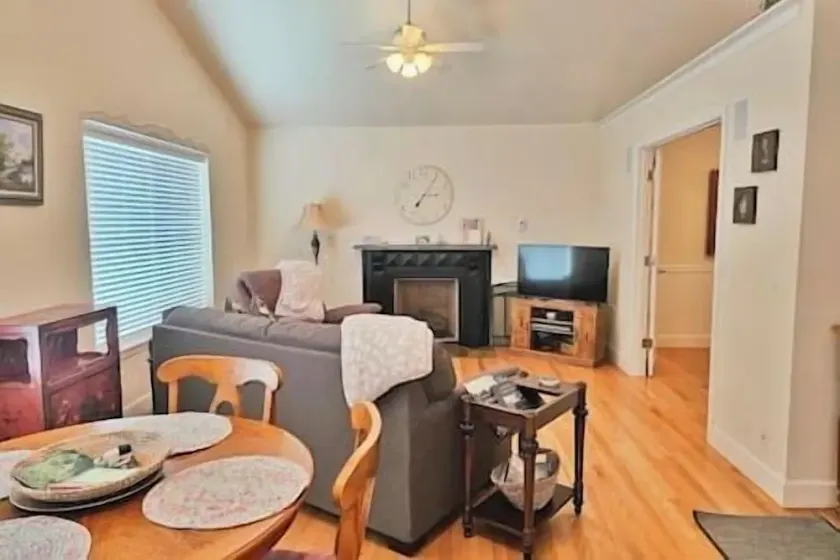 Charmerende privat sommerhus i det sydlige Oregon skridt væk fra golfbanen - Image 1