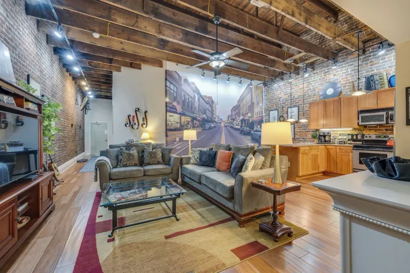 MtnMusicLoft,Find Your Rhythm in Heart of Downtown - Image 1