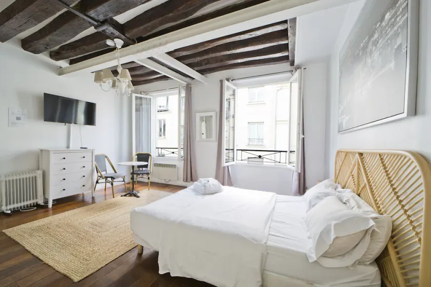 So french apartment (cléry45) - Image 1