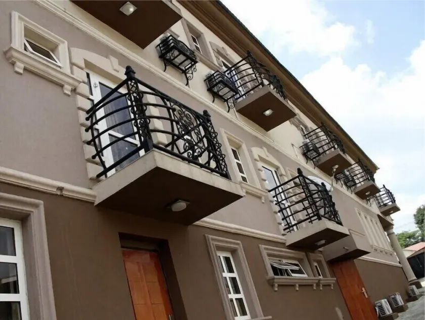 LaMaison Hotel - Image 1