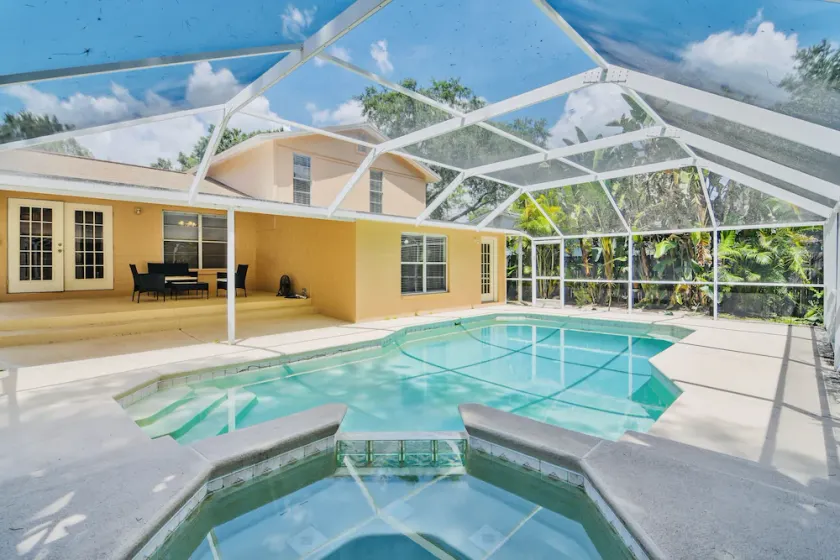 Spacious 2 Story - Pool - Game Room - Tampa - Image 1