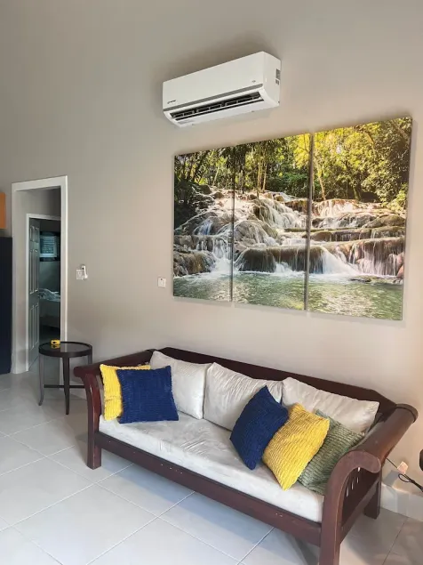 Family friendly house in a gated community 15 miles from Ocho Rios - Image 1