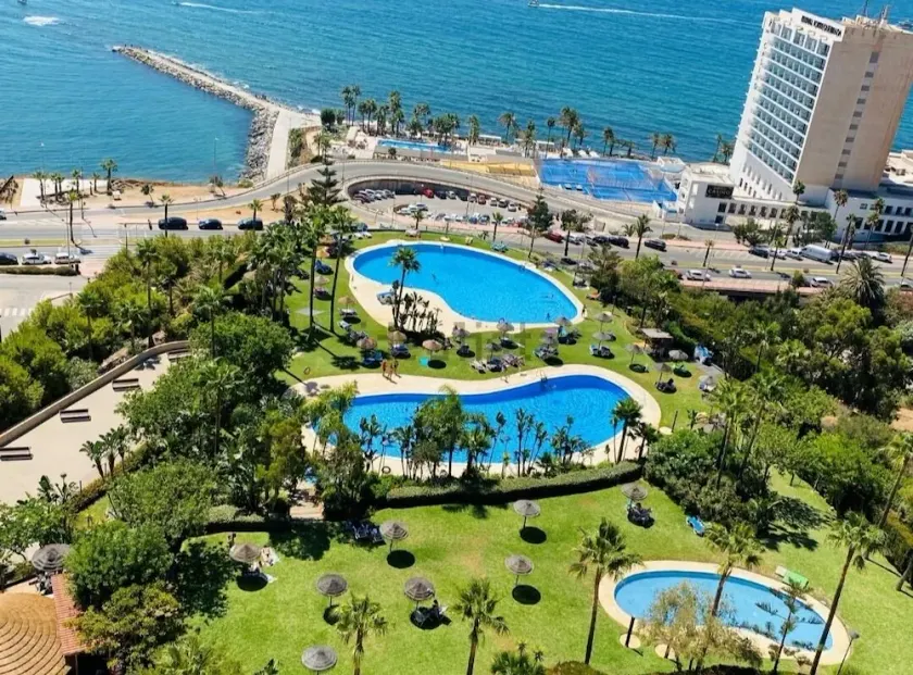 3 Bedroom Summer House Duplex - 5min from Beach, w/Pools on El Coloso - Image 1