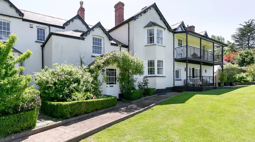 Abbotsham Coastal House - Image 1