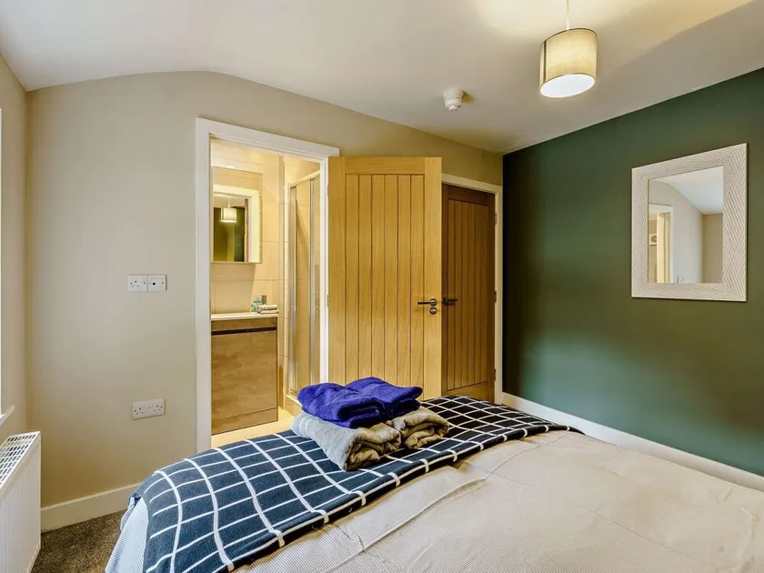 Pule Hill Apartment - Canal View - Image 1