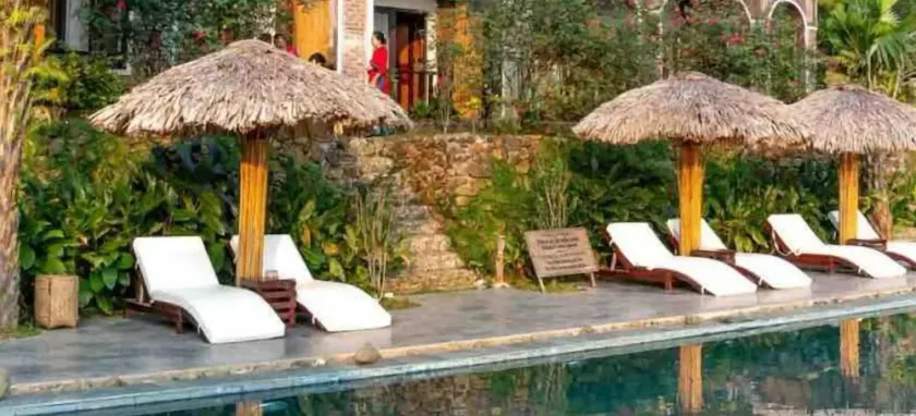 2 BR con patio por el centro comercial - Image 1